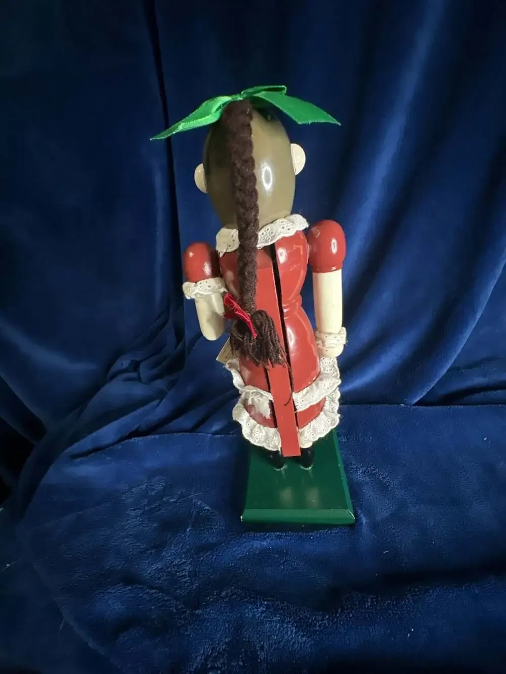2006 Target Limited Edition Nutcracker Collection Girl Ballerina Holding Toy Sol